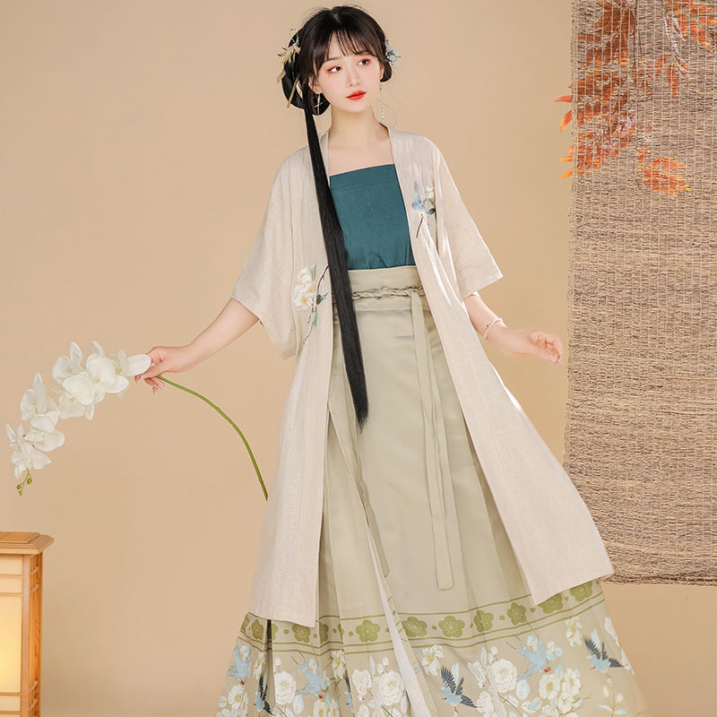 Improved Long Shirt with Half Sleeves and Pleated Skirt
