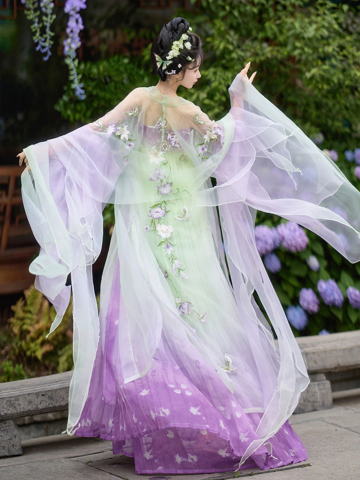 Chinese Style Chest-High Ruqun, Embroidered, Modernized for Daily Wear