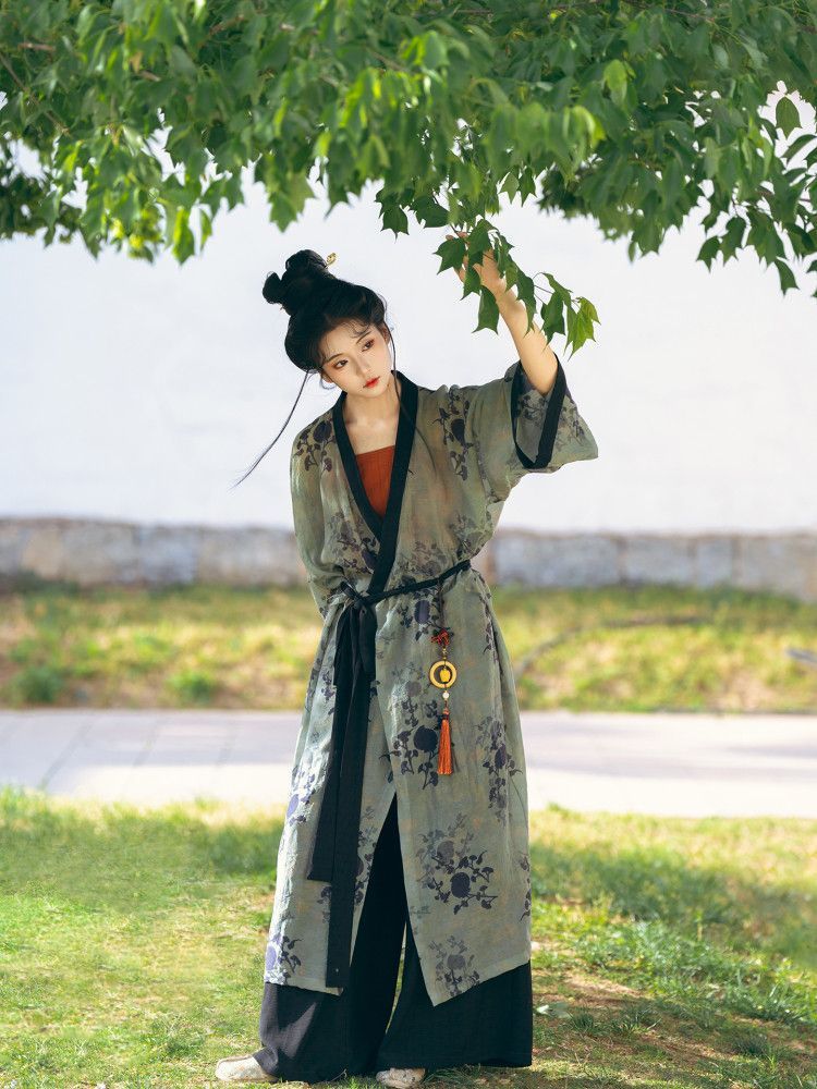 Original Song Dynasty Hanfu 3-Piece Set | Embroidered Beizi Vest, Camisole & Pleated Skirt | New Chinese Style