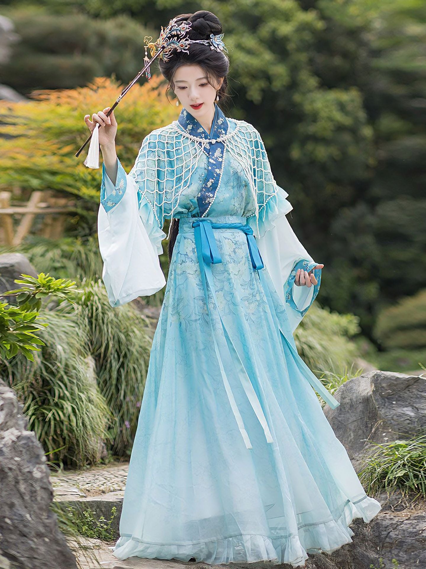 Ethereal Hanfu Set with Mesh Shawl | Fairy-like Ancient Chinese Dress