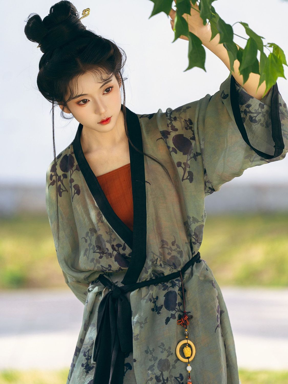 Original Song Dynasty Hanfu 3-Piece Set | Embroidered Beizi Vest, Camisole & Pleated Skirt | New Chinese Style