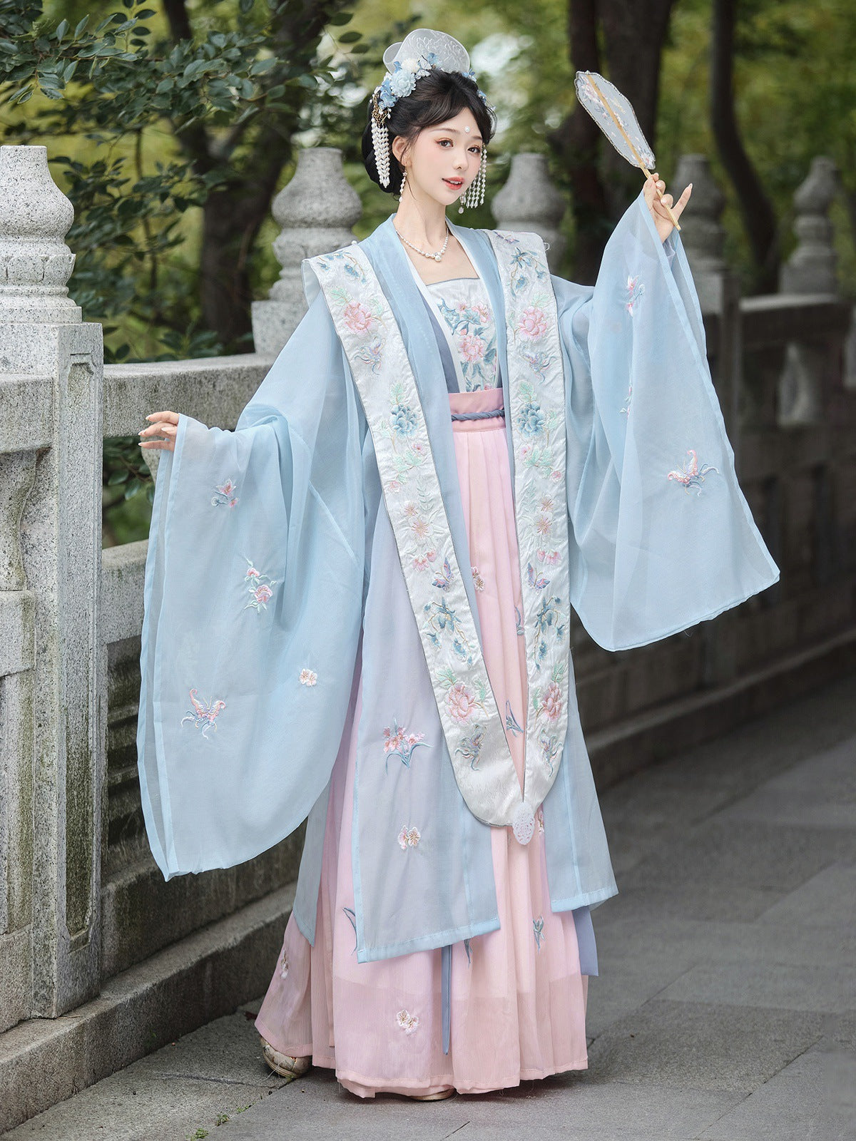 Ethereal Wide-Sleeve Shirt with Xiepei and Waist-High Ruqun