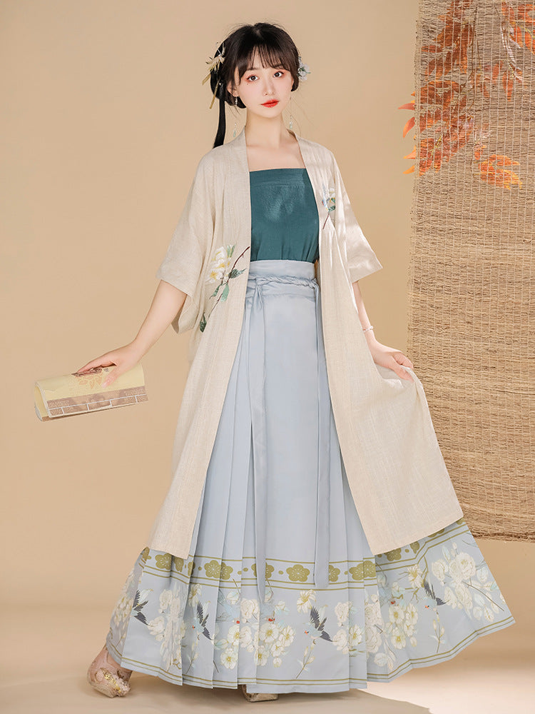 Improved Long Shirt with Half Sleeves and Pleated Skirt